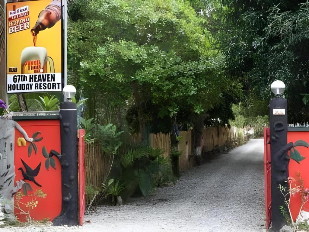 67Th Heaven Holiday Resort Lucbuan Exterior photo