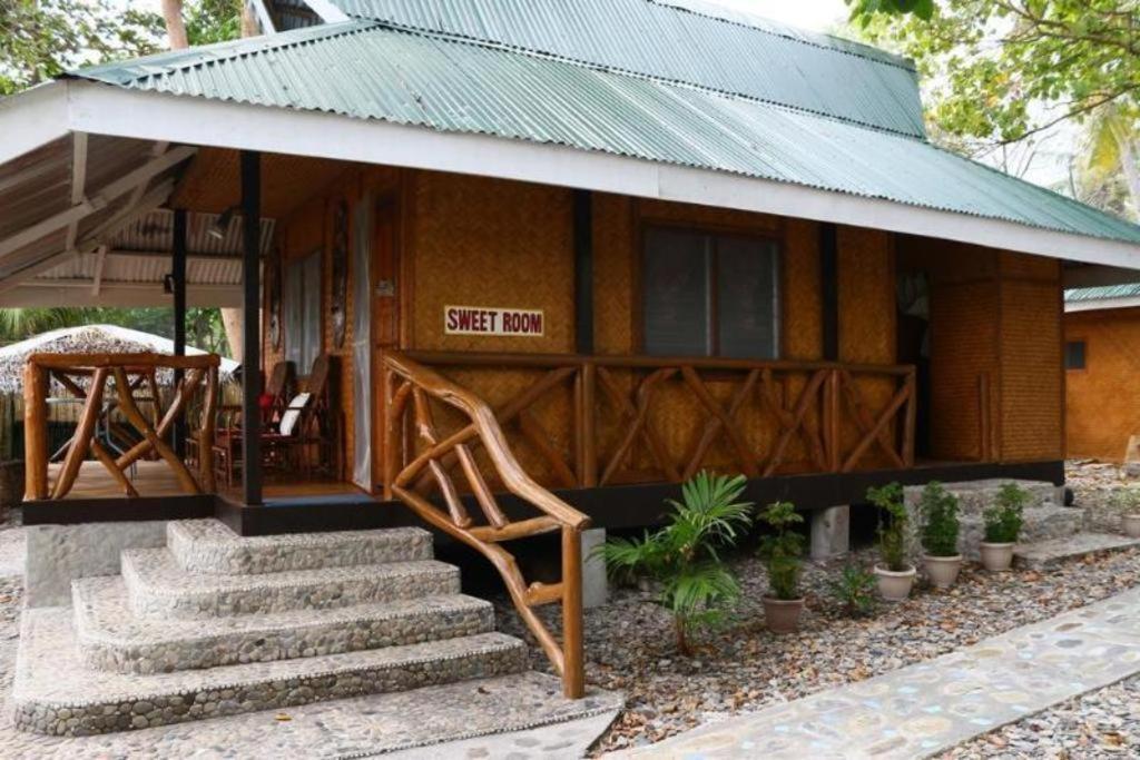 67Th Heaven Holiday Resort Lucbuan Exterior photo